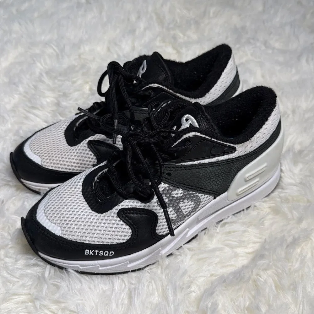 SoleSavy Black and white Sneakers